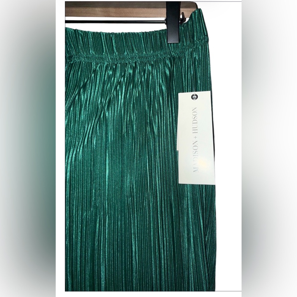 Madison +Hudson Emerald Green Pleated Wide-Leg Pants - Picture 4 of 8